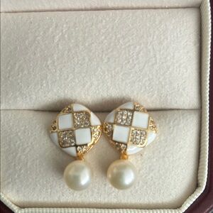 Elegant Gold and White Pearl Earrings